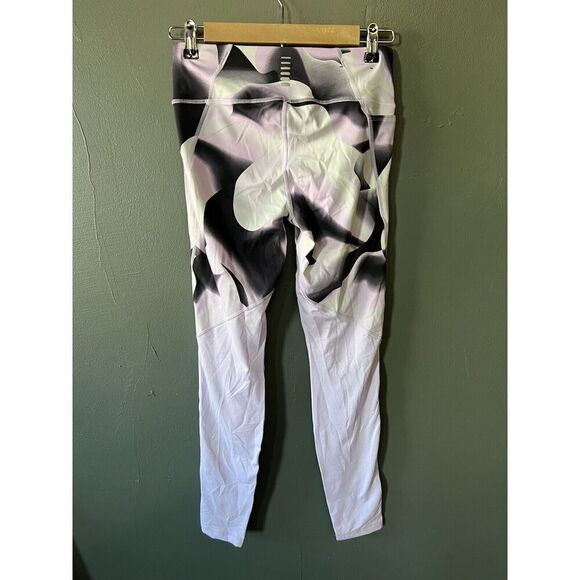 Under Armour Womens Multicolor Cropped Athletic Leggings Size Medium - Picture 2 of 3